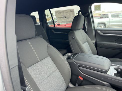 New 2026 GMC Acadia Elevation FWD image 30