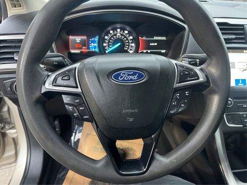 Used 2018 Ford Fusion SE w/ Fusion SE Technology Package image 23