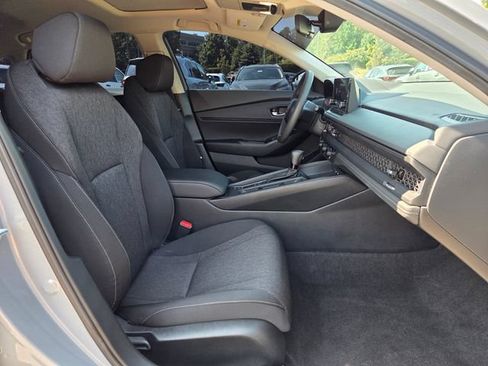 Used 2025 Honda Accord SE image 19