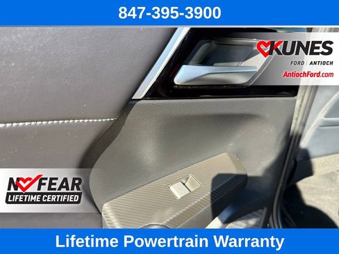 Used 2024 Mitsubishi Outlander SE image 28