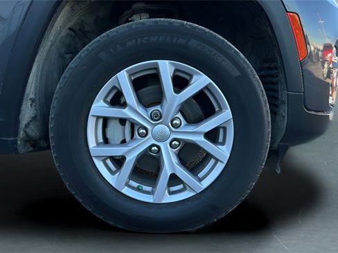 Used 2022 Jeep Grand Cherokee Limited image 37