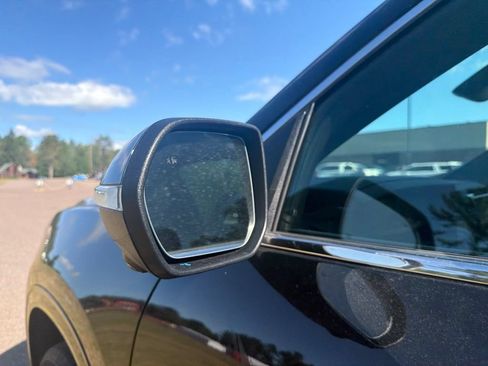 Used 2026 GMC Acadia Denali w/ LPO, Floor Liner Package AWD/4WD image 11