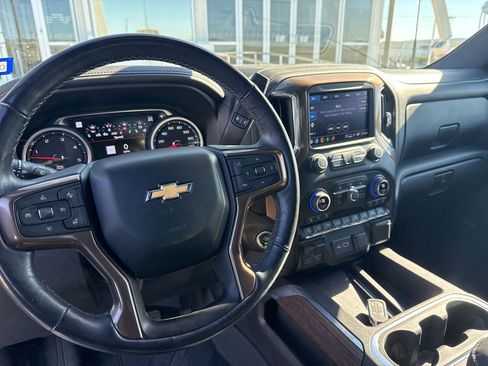Used 2022 Chevrolet Silverado 2500 High Country w/ Safety Package II image 12