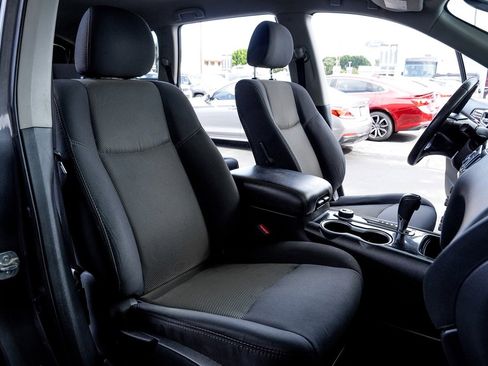 Used 2019 Nissan Pathfinder SV image 13