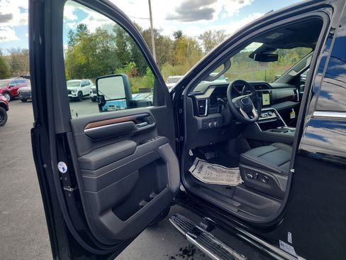 New 2026 GMC Sierra 2500 Denali AWD/4WD image 10