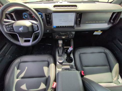 New 2025 Ford Bronco Badlands image 17