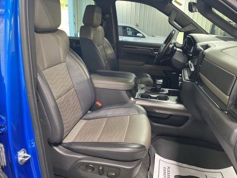 Used 2023 Chevrolet Silverado 1500 ZR2 w/ Technology Package image 11