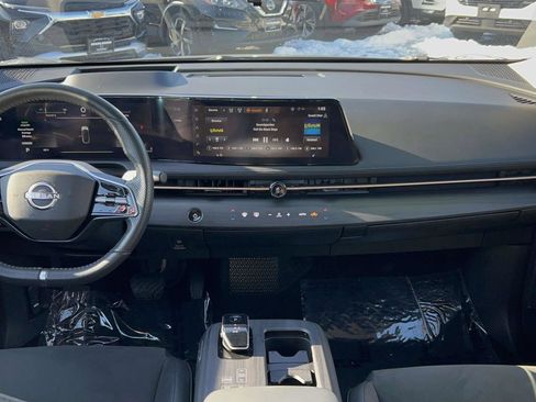 Used 2024 Nissan Ariya AWD image 31