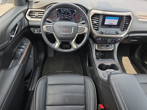 Used 2022 GMC Acadia Denali w/ Denali Ultimate Package FWD image 13
