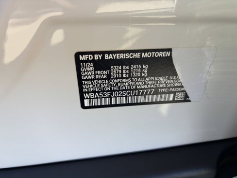 Certified 2025 BMW 530i xDrive w/ Premium Package image 37