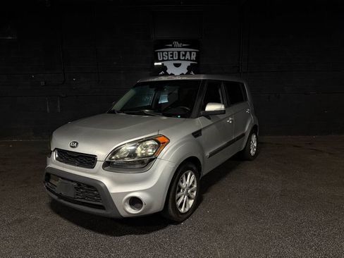 Used 2013 Kia Soul + FWD image 1
