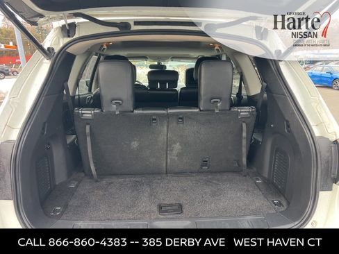 Used 2015 Nissan Pathfinder Platinum w/ Family Entertainment Package image 35