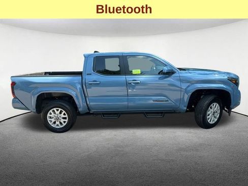 Certified 2026 Toyota Tacoma SR5 AWD/4WD image 11