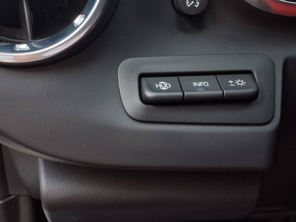 Used 2016 Chevrolet Camaro SS RWD image 17
