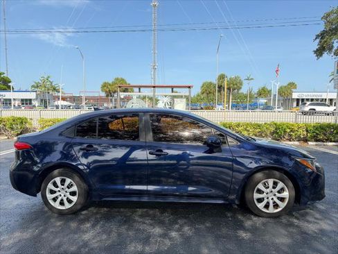 Used 2022 Toyota Corolla LE FWD image 11