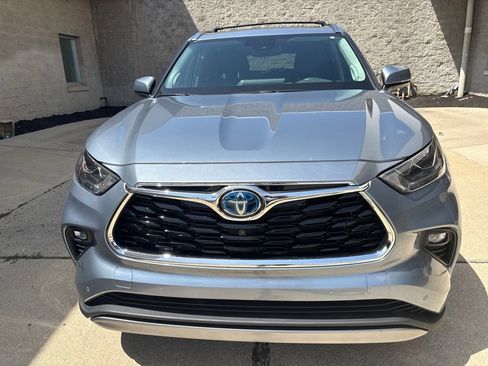 Used 2021 Toyota Highlander Platinum AWD/4WD image 7