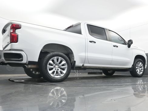 Used 2023 Chevrolet Silverado 1500 Custom image 25