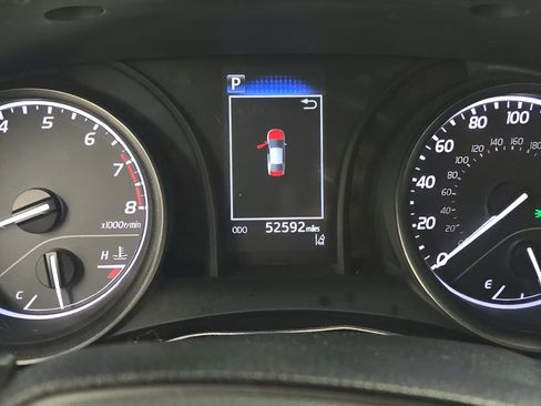 Used 2024 Toyota Camry SE FWD image 9