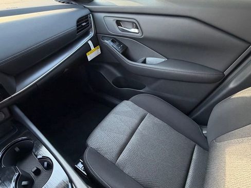 New 2026 Nissan Rogue SV FWD image 27