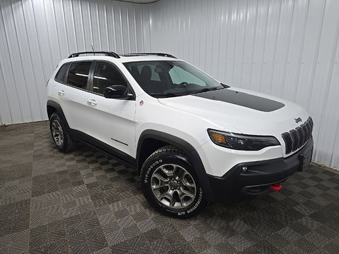 Used 2022 Jeep Cherokee Trailhawk w/ Sun, Sound & Nav Group image 9