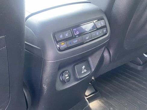 Used 2025 Hyundai Palisade Calligraphy image 11