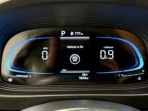 Used 2025 Hyundai Venue Limited image 9