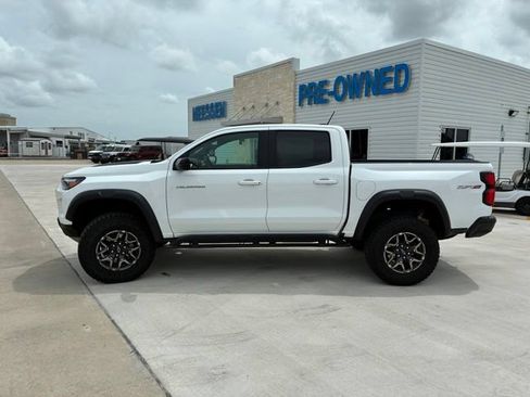 Used 2024 Chevrolet Colorado ZR2 w/ Safety Package AWD/4WD image 6