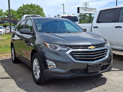 Used 2021 Chevrolet Equinox LT FWD image 2