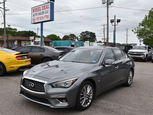 Used 2019 INFINITI Q50 Luxe w/ Essential Package (3.0T Luxe) AWD/4WD image 3