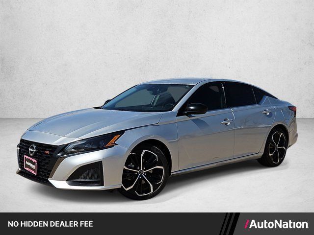 Used 2024 Nissan Altima 2.5 SR FWD image 1