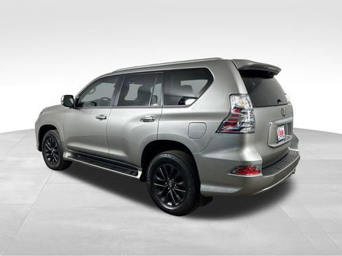 Used 2023 Lexus GX 460 Premium w/ Premium Package image 4