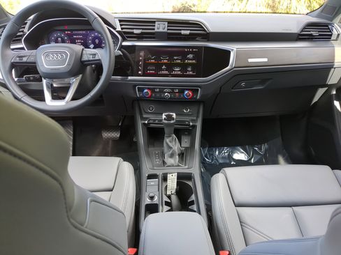 Certified 2025 Audi Q3 2.0T Premium w/ Convenience Package image 15