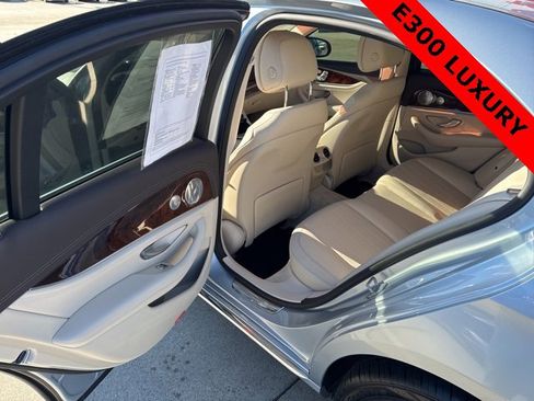 Used 2017 Mercedes-Benz E 300 image 16