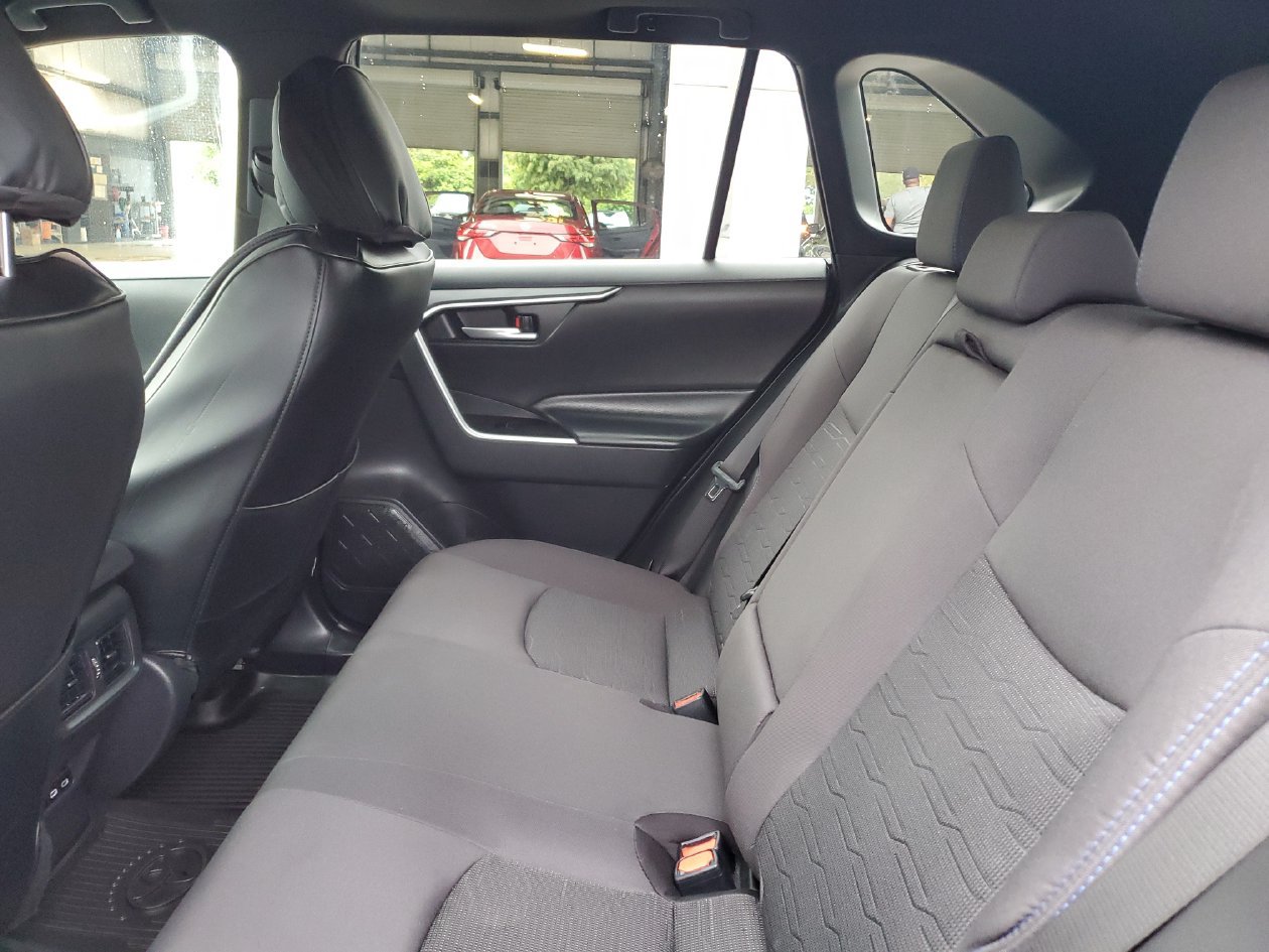 Used 2023 Toyota RAV4 SE w/ Convenience Package AWD/4WD image 11