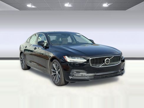 Used 2021 Volvo S90 T6 Momentum image 7