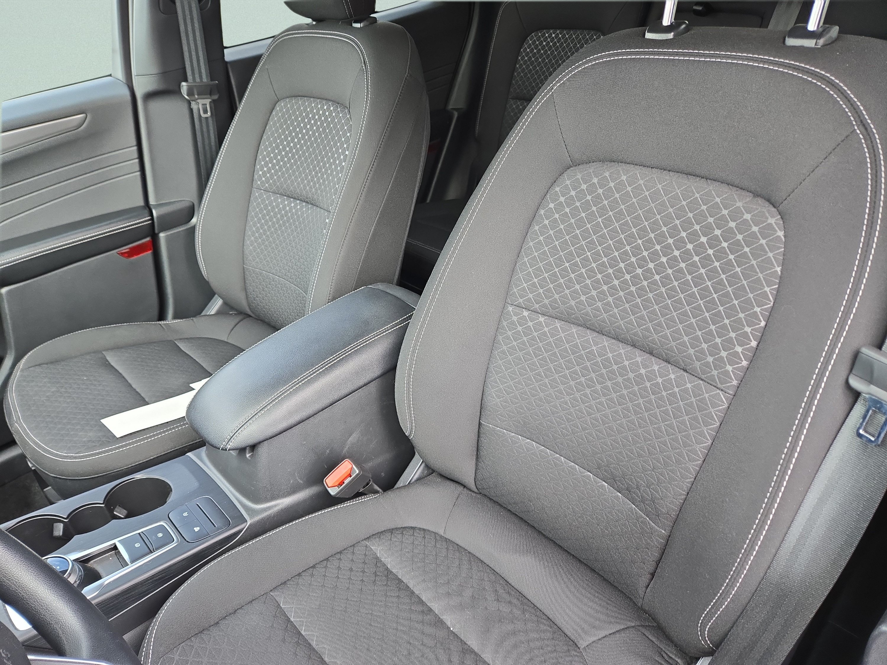 Used 2025 Ford Escape Active AWD/4WD image 15