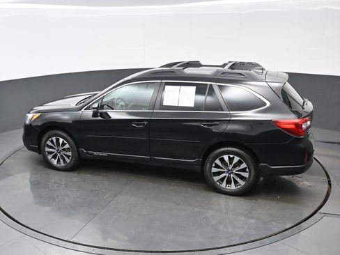 Used 2017 Subaru Outback 2.5i Limited image 35