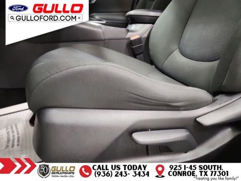 Used 2021 Toyota RAV4 LE image 21