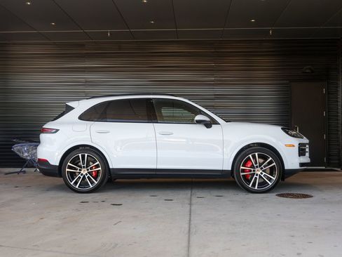 Certified 2024 Porsche Cayenne S image 8