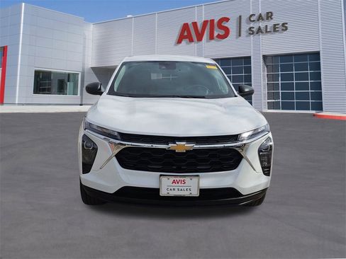 Used 2025 Chevrolet Trax LS image 10