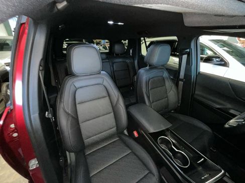 Used 2025 Chevrolet Equinox LT w/ Convenience Package II image 12