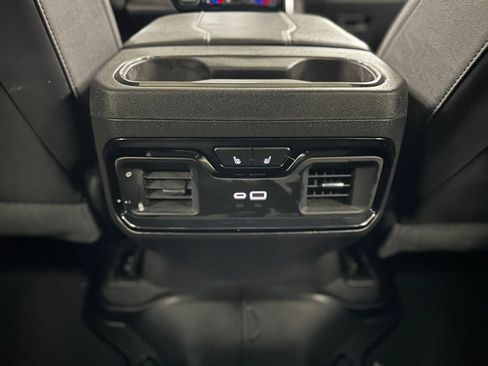 Used 2024 GMC Sierra 1500 AT4 w/ Technology Package AWD/4WD image 25