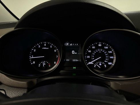 Used 2018 Hyundai Santa Fe SE image 18