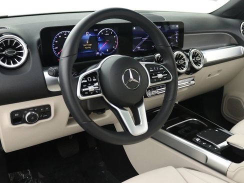 Certified 2022 Mercedes-Benz GLB 250 image 17
