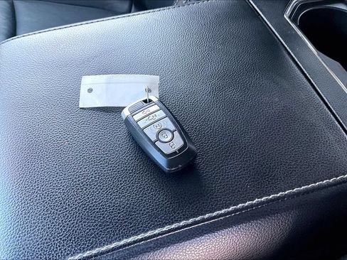 Used 2019 Ford F150 Lariat w/ Equipment Group 502A Luxury AWD/4WD image 32