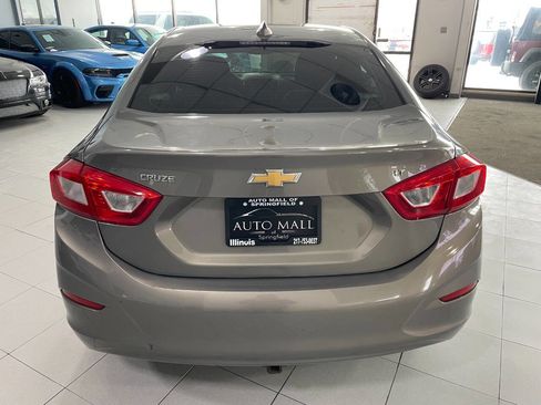 Used 2017 Chevrolet Cruze LT w/ Convenience Package image 6