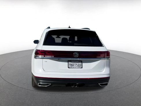 Used 2025 Volkswagen Atlas SE image 12