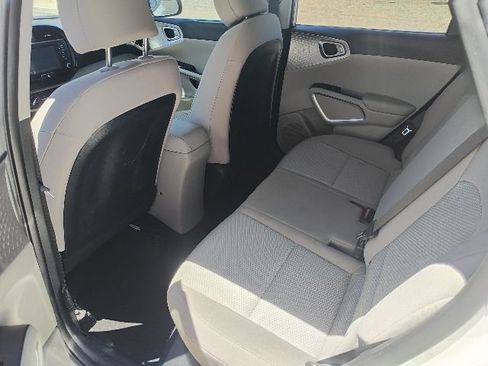 Certified 2021 Kia Soul LX FWD image 9
