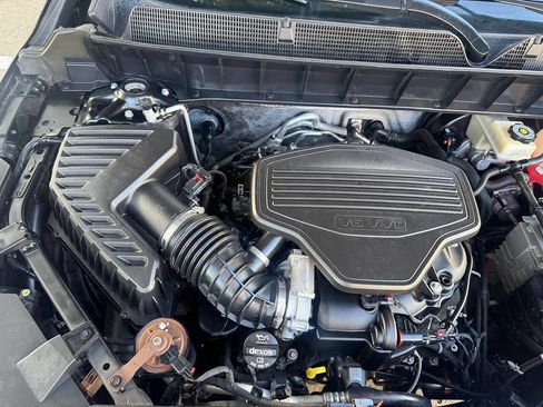 Used 2018 GMC Acadia SLT FWD image 39