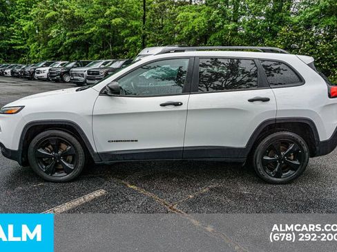Used 2016 Jeep Cherokee Sport FWD image 7